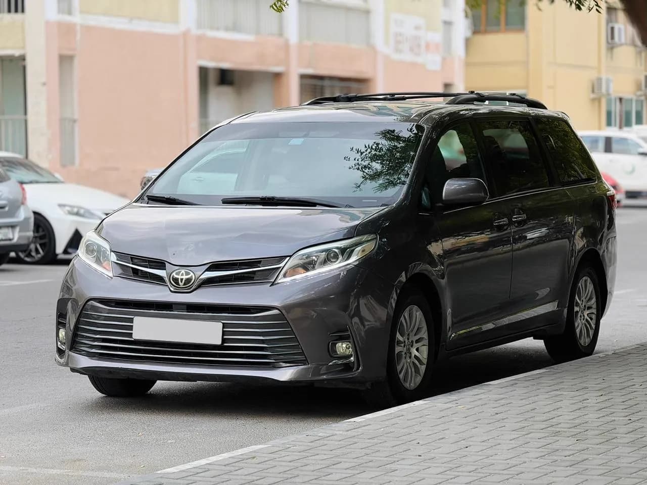 Toyota Sienna — 7 to 8 Seat Luxury Minivan